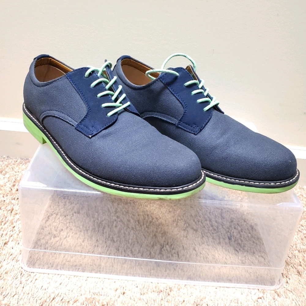 Bass casual shoes